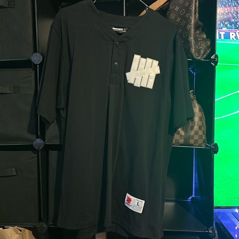 Undefeated Size Large Streetwear Summer fit